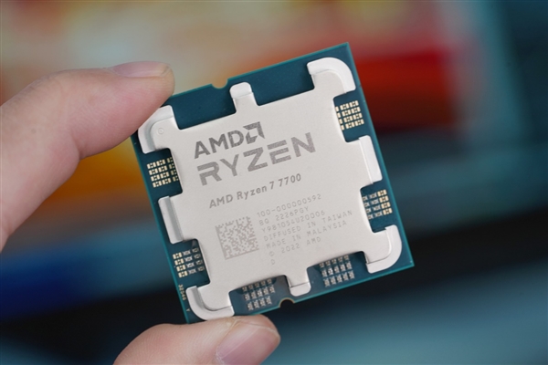 AMD三颗新U齐发！锐龙9 7900、锐龙7 7700、锐龙5 7600图赏